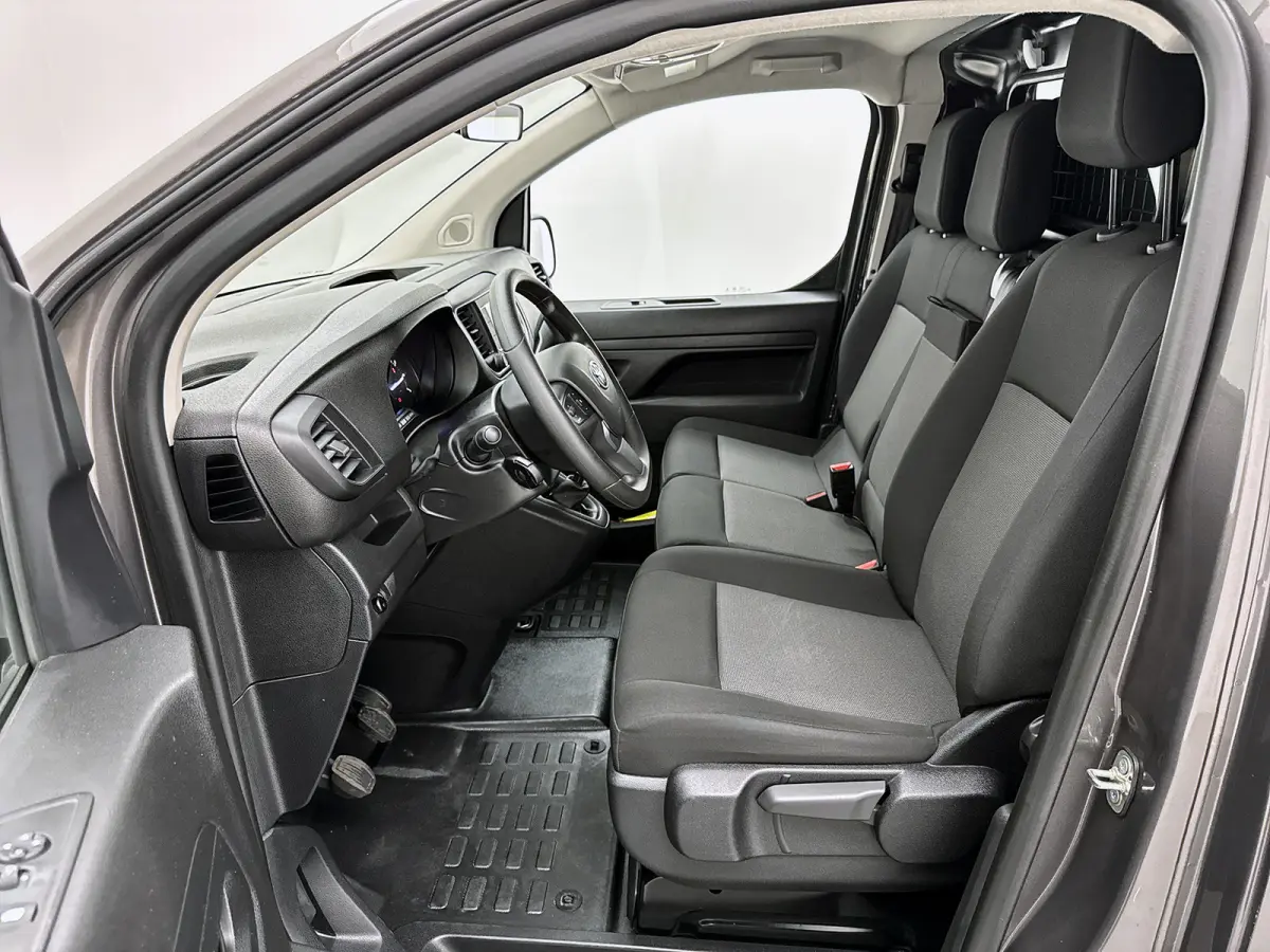 2.0 D-4D 145pk Navigatie Blind Spot Camera Keyless Euro 6