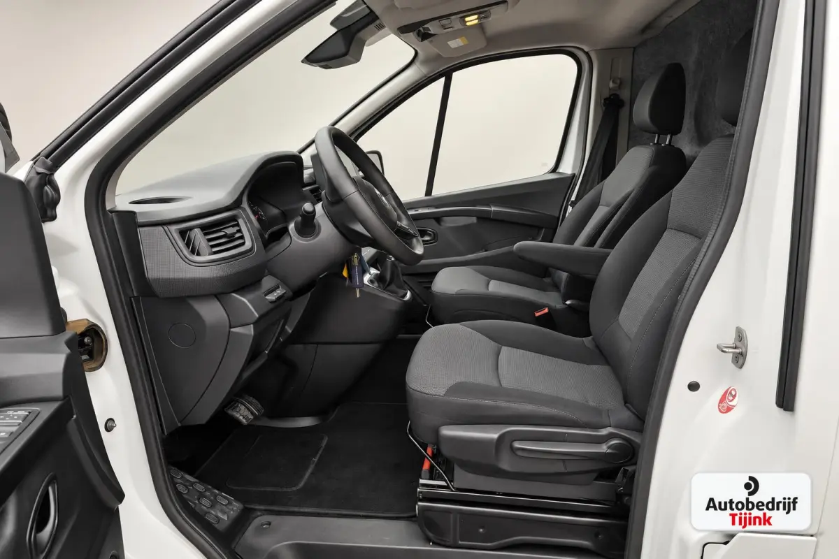 2.0 dCi 150PK T29 L1H1 Comfort | Automaat | LED | Trekhaak | Navi | Camera | PDC | App-Connect |