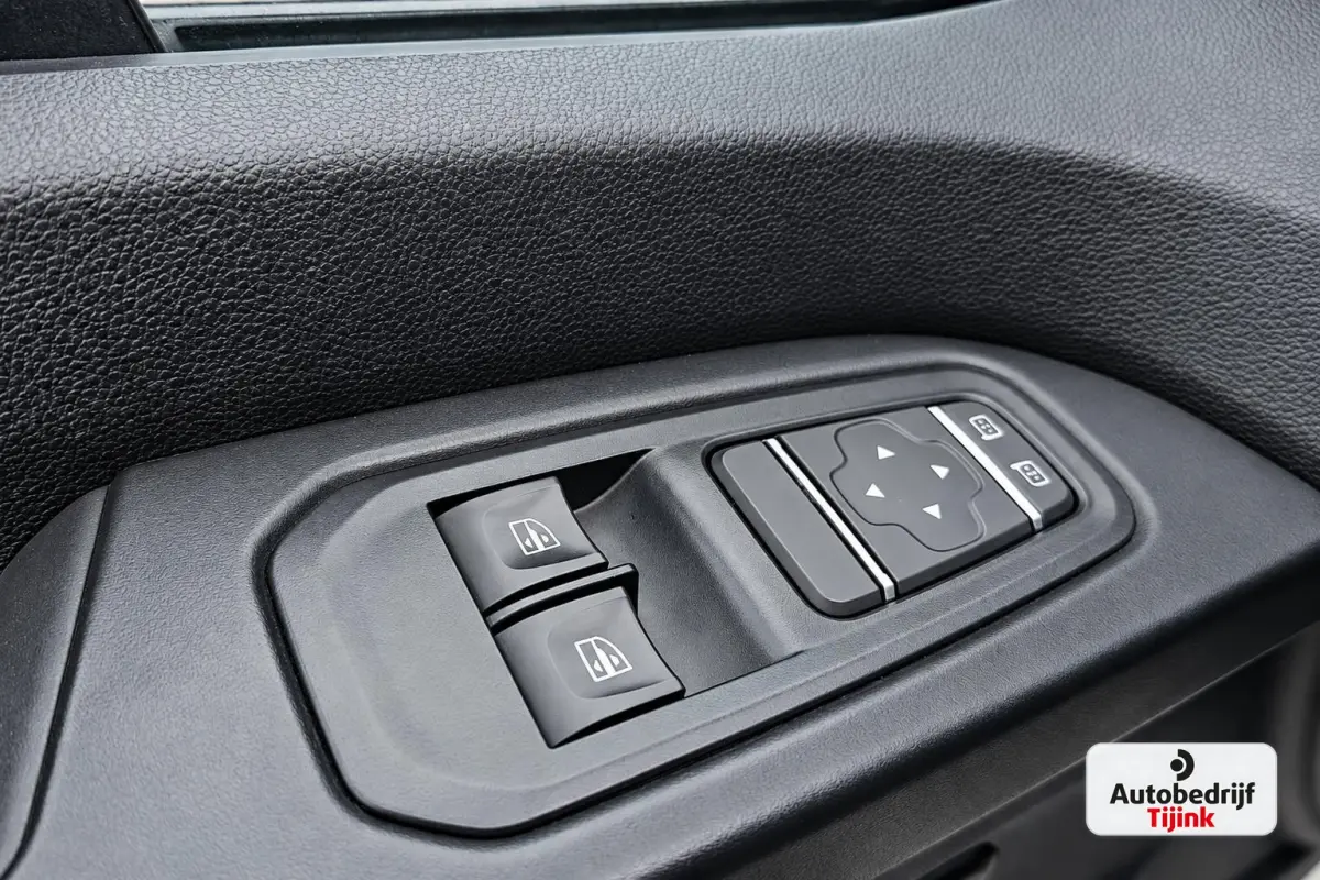 2.0 dCi 150PK T29 L1H1 Comfort | Automaat | LED | Trekhaak | Navi | Camera | PDC | App-Connect |
