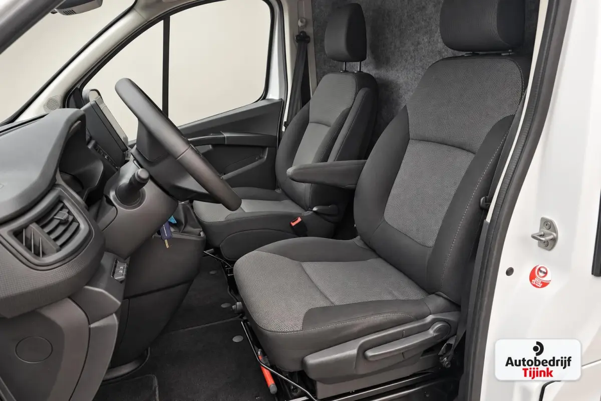 2.0 dCi 150PK T29 L1H1 Comfort | Automaat | LED | Trekhaak | Navi | Camera | PDC | App-Connect |