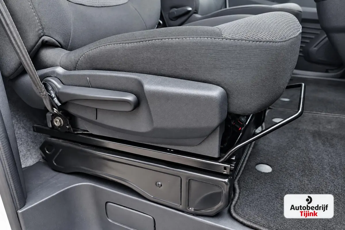 2.0 dCi 150PK T29 L1H1 Comfort | Automaat | LED | Trekhaak | Navi | Camera | PDC | App-Connect |