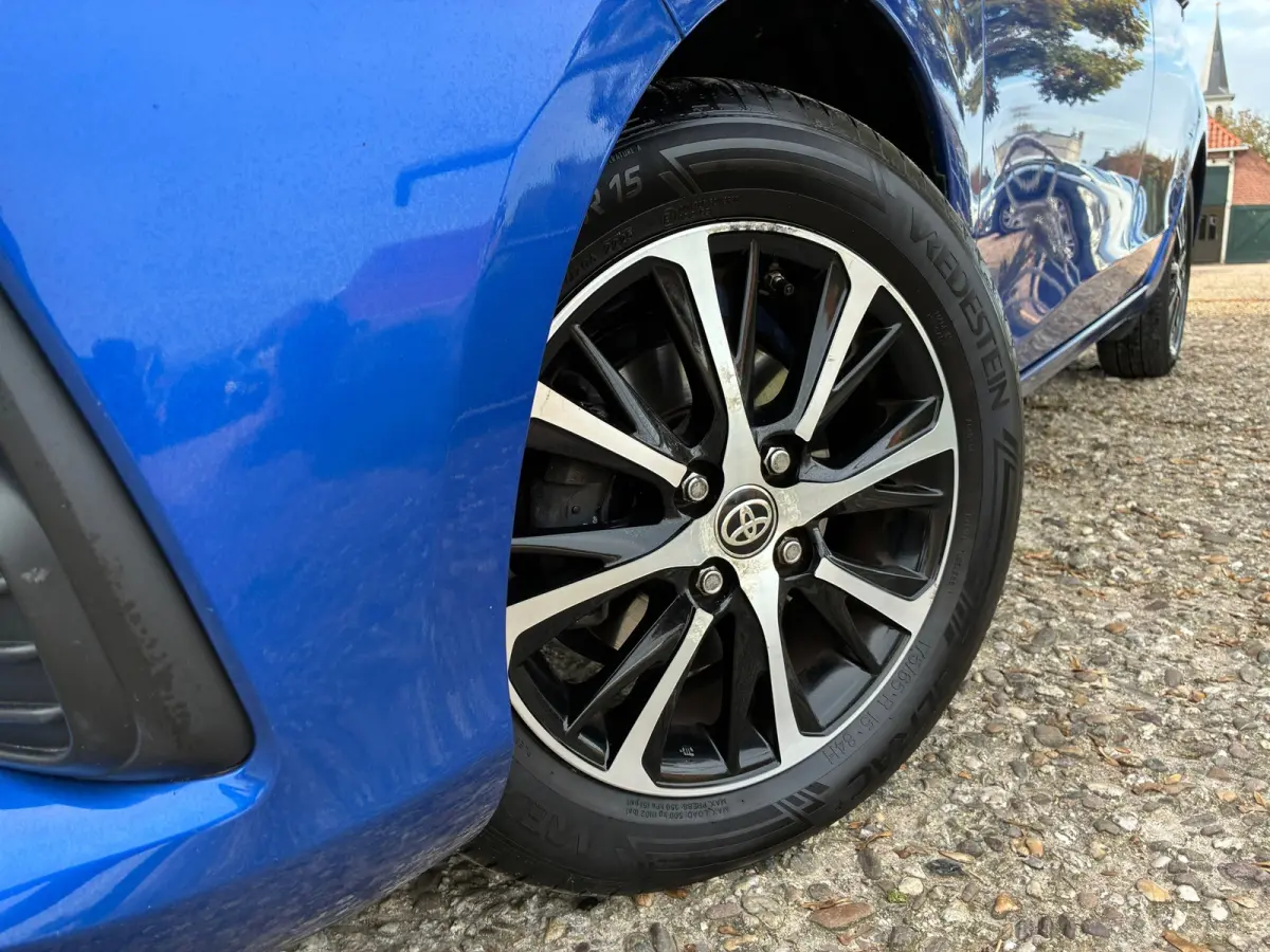 1.0 VVT-i Connect | Carplay + Airco nu €10.975,-!!