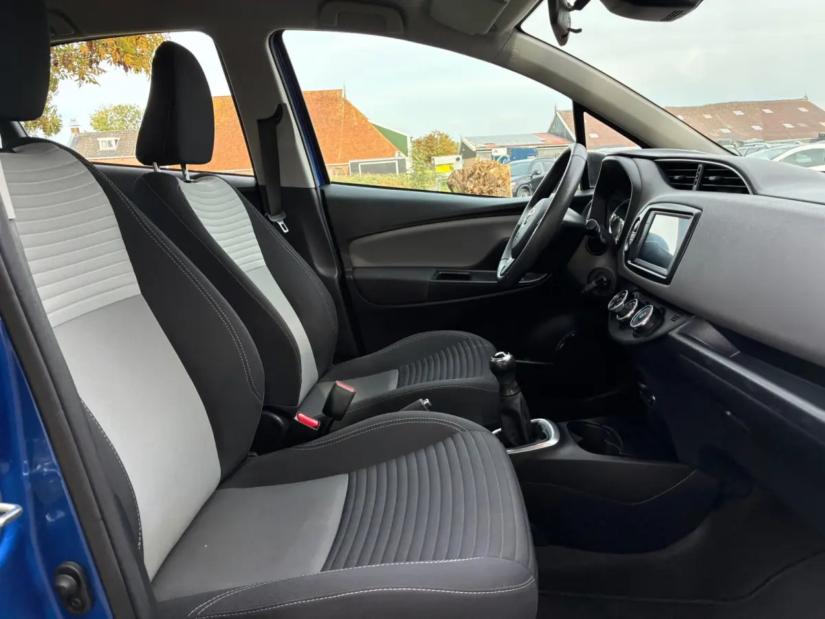 1.0 VVT-i Connect | Carplay + Airco nu €10.975,-!!