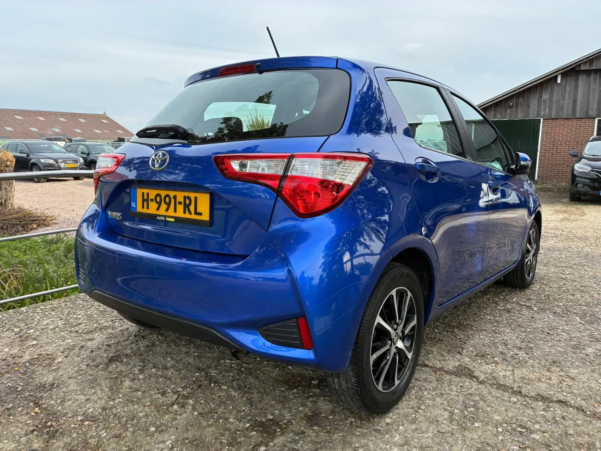 1.0 VVT-i Connect | Carplay + Airco nu €10.975,-!!