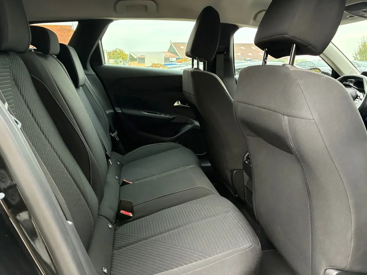 1.2 Active Pack Business | Carplay + DAB+ nu €12.975,-!!!