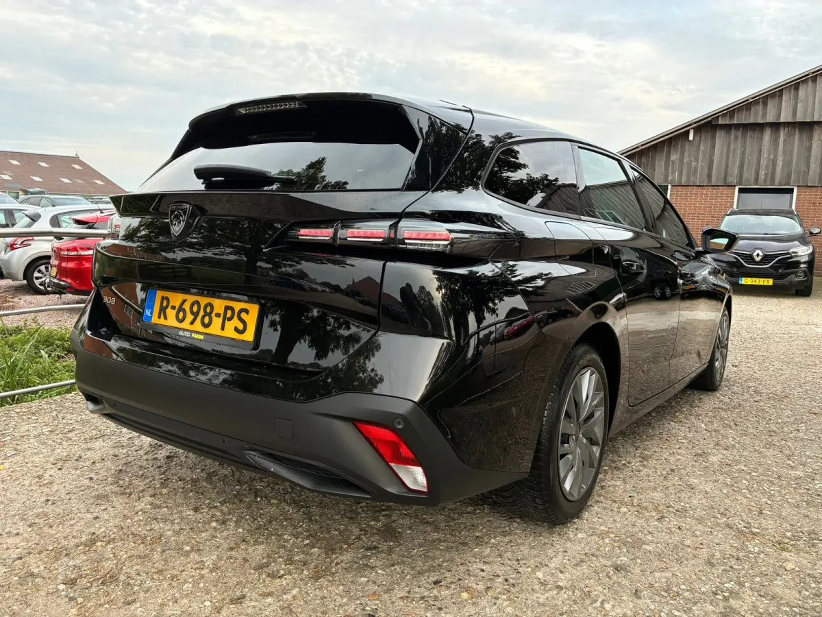 1.2 Active Pack Business | Carplay + DAB+ nu €12.975,-!!!