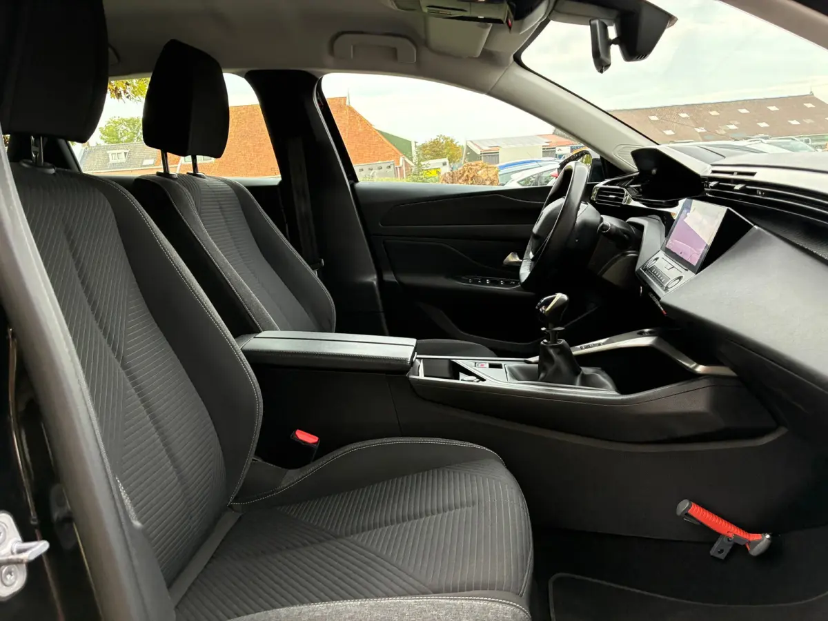1.2 Active Pack Business | Carplay + DAB+ nu €12.975,-!!!