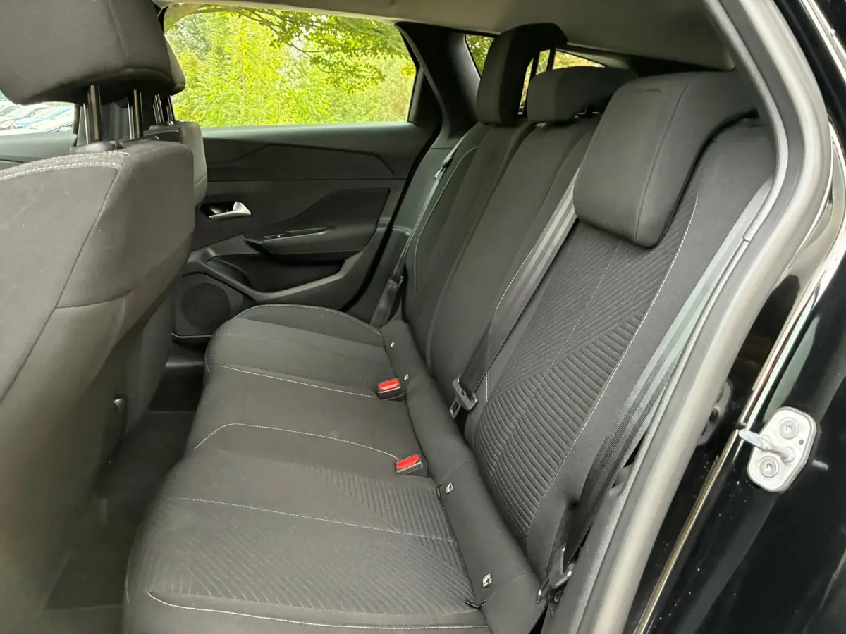 1.2 Active Pack Business | Carplay + DAB+ nu €12.975,-!!!