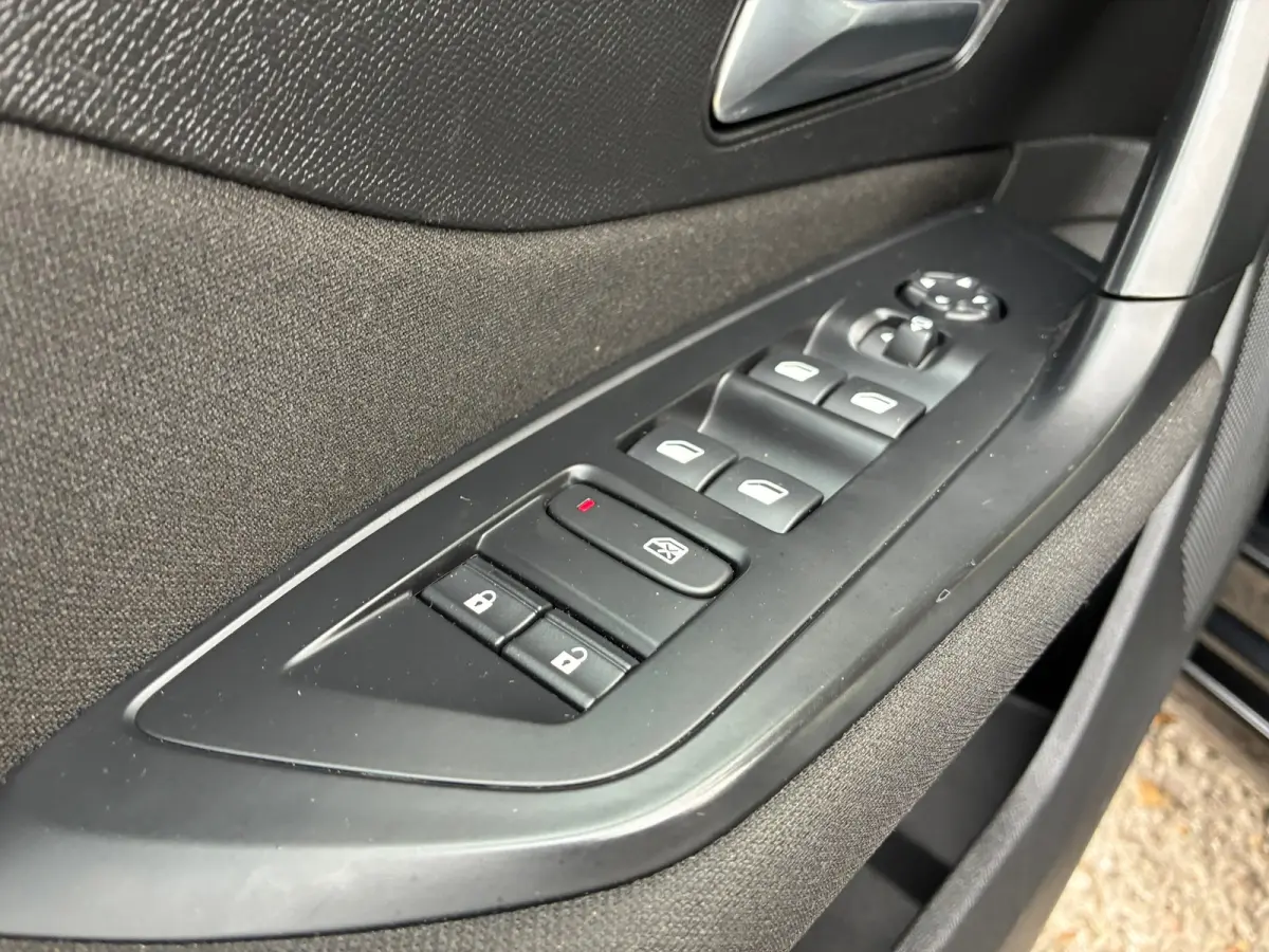 1.2 Active Pack Business | Carplay + DAB+ nu €12.975,-!!!
