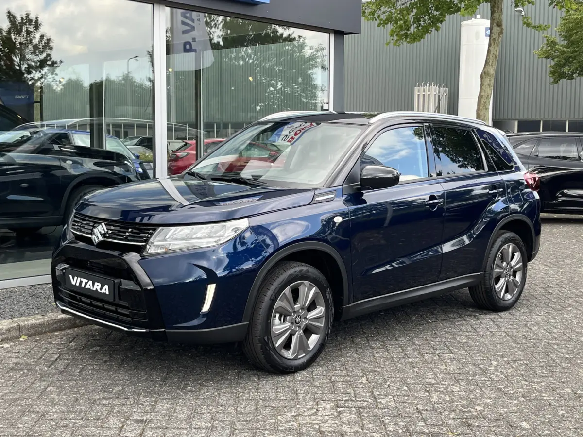1.4 Boosterjet Smart Hybrid Select Automaat | €2.000,- voordeel | In meerdere kleuren leverbaar | Adapt. Cruise | Camera | Dodehoek | Rijstrook | Stoelverwarming | etc. etc.