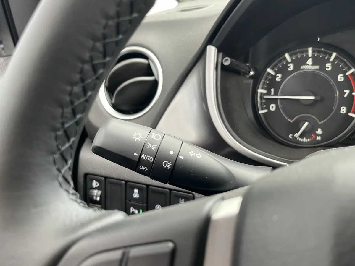 1.4 Boosterjet Smart Hybrid Select Automaat | €2.000,- voordeel | In meerdere kleuren leverbaar | Adapt. Cruise | Camera | Dodehoek | Rijstrook | Stoelverwarming | etc. etc.