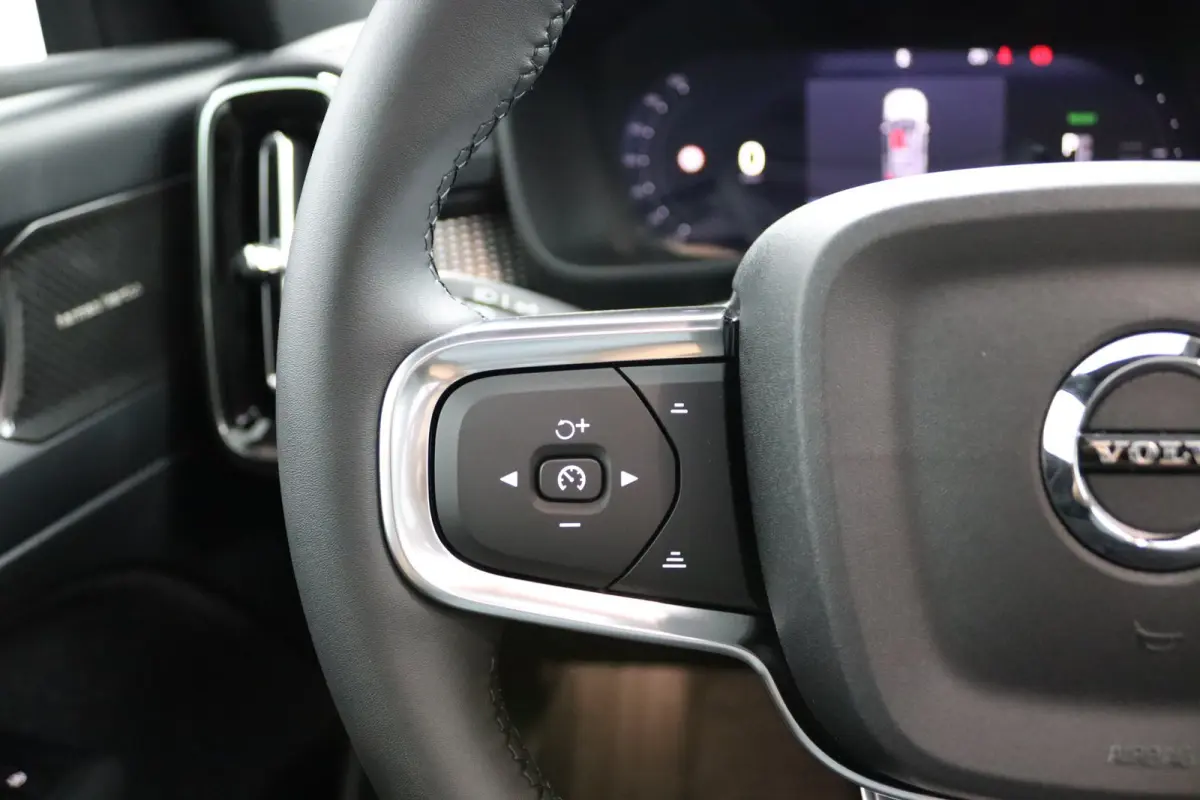 Single Motor Extended Range Plus Dark 82 kWh | SoH 100% | Panoramadak | Harman/Kardon | 360 Camera | Stoelverwarming | Keyless | BLIS | Adaptive Cruise
