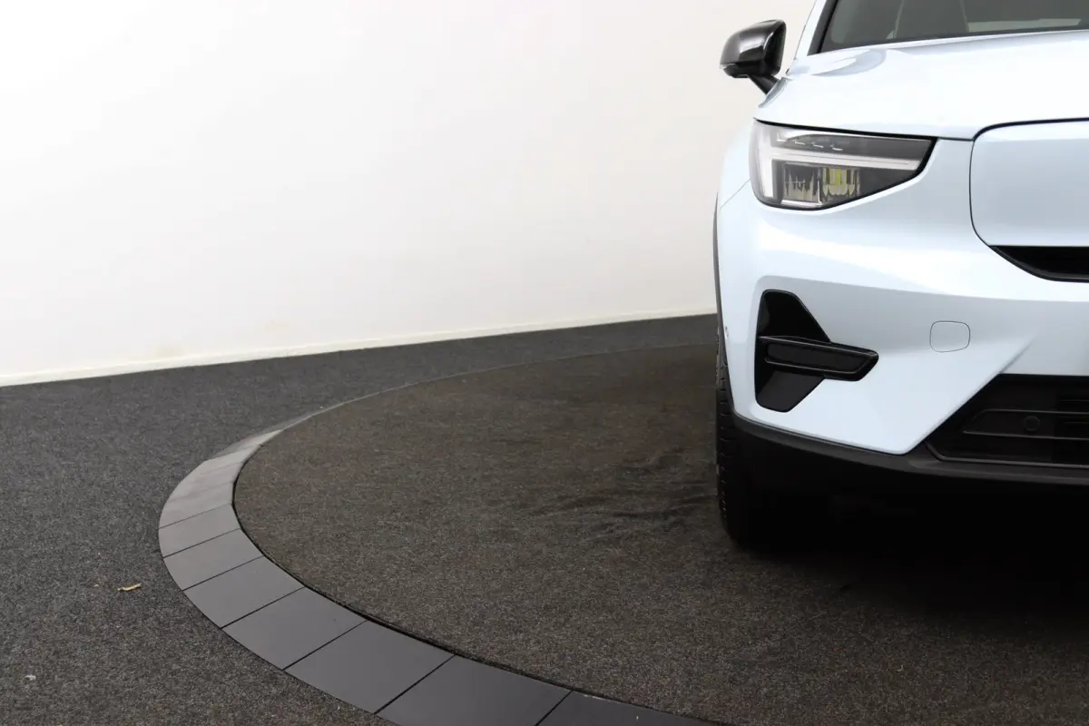 Single Motor Extended Range Plus Dark 82 kWh | SoH 100% | Panoramadak | Harman/Kardon | 360 Camera | Stoelverwarming | Keyless | BLIS | Adaptive Cruise