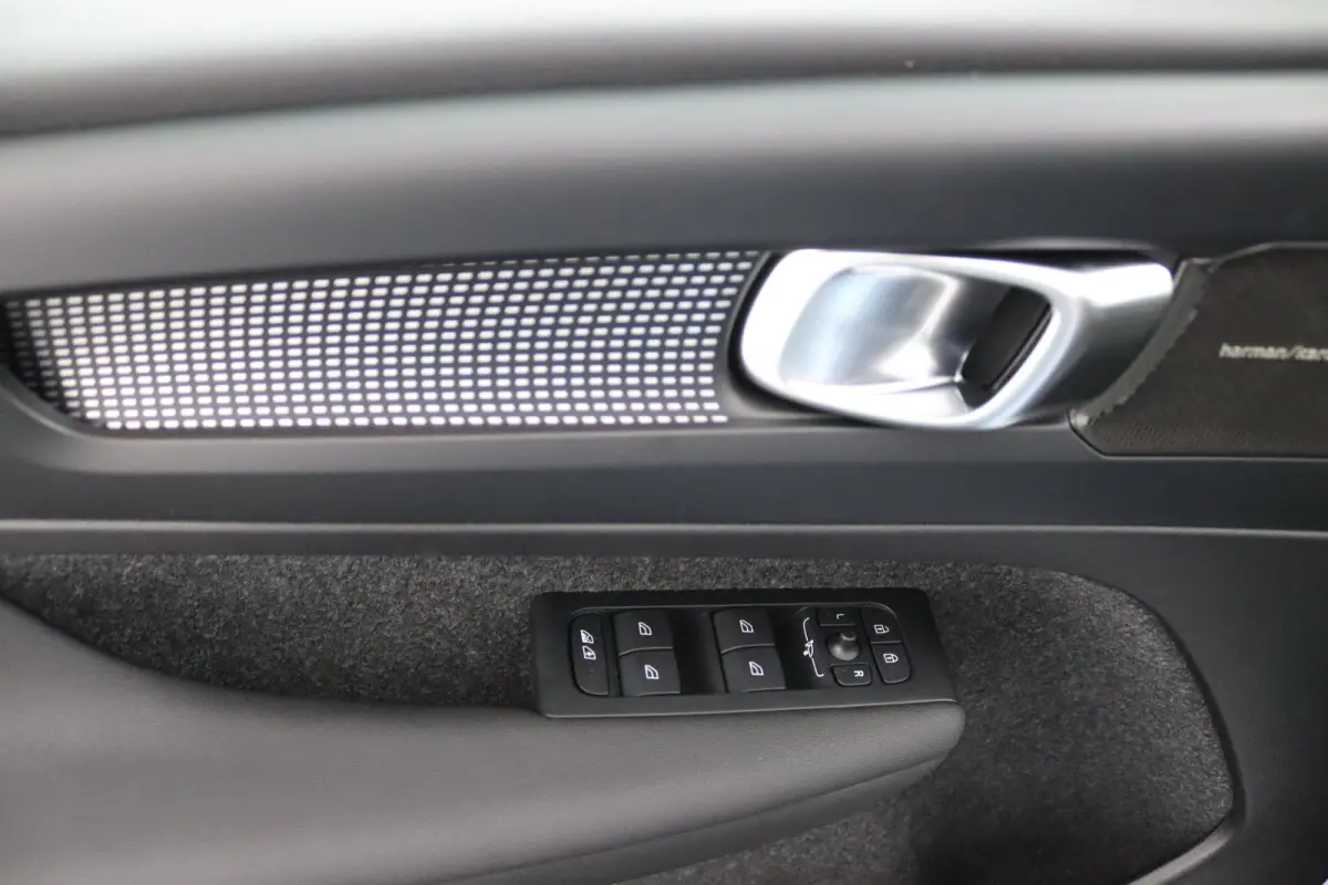 Single Motor Extended Range Plus Dark 82 kWh | SoH 100% | Panoramadak | Harman/Kardon | 360 Camera | Stoelverwarming | Keyless | BLIS | Adaptive Cruise