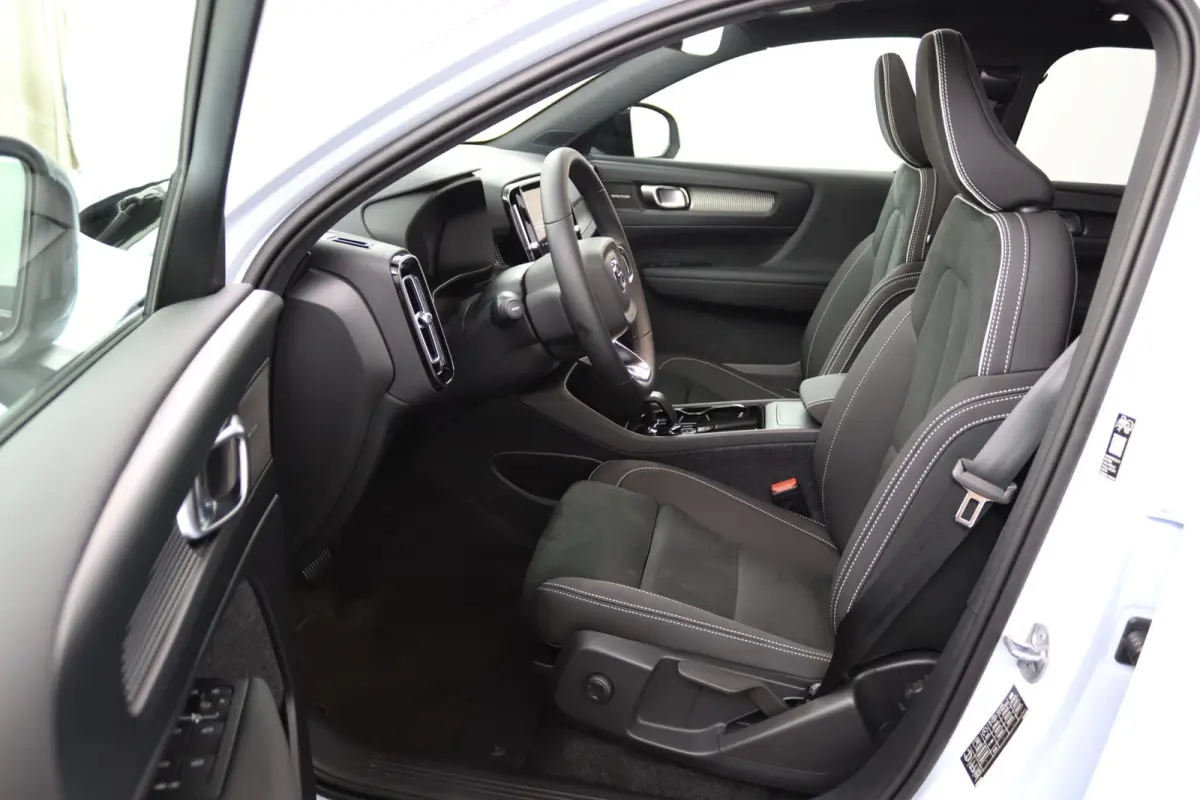 Single Motor Extended Range Plus Dark 82 kWh | SoH 100% | Panoramadak | Harman/Kardon | 360 Camera | Stoelverwarming | Keyless | BLIS | Adaptive Cruise