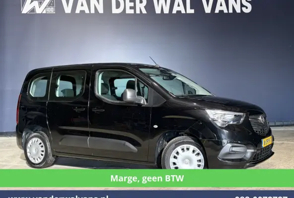 1.2 Turbo *Marge, geen BTW* Automaat 5 Persoons Benzine L1H1 Euro6 Airco | 5-Zits | Navigatie | Apple Carplay Android Auto, Cruisecontrol, Trekhaak, Parkeersensoren, Achterklep