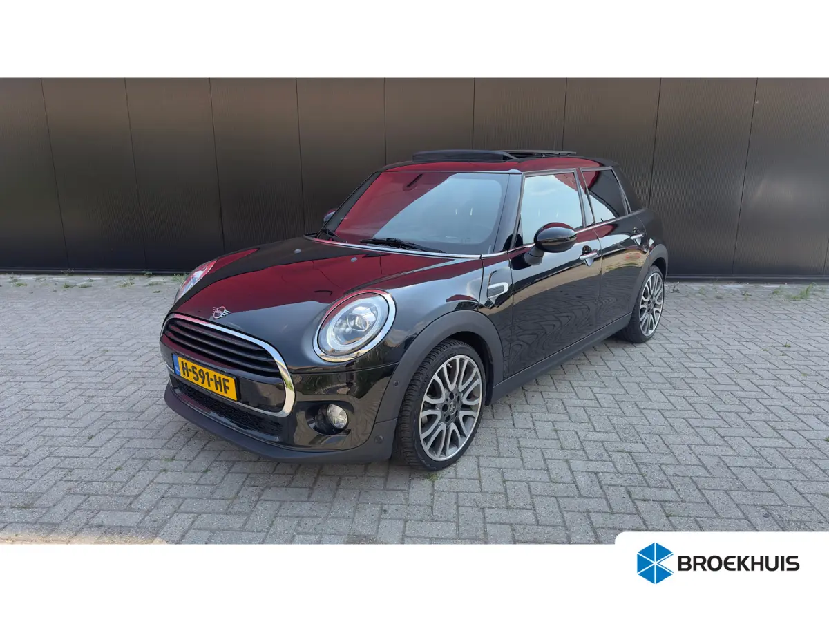 1.5 Cooper 60 Years Edition | Leder | Panoramadak | Harman/Kardon | Climate Control | CarPlay | Airco (automatisch) | Apple Carplay/Android Auto|telefoonintegratie premium | Buitenspiegels e