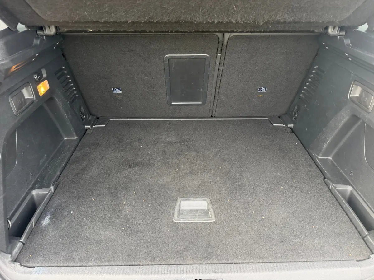 1.2 PureTech Allure - Smart Grey - Leder Claudia Mistral/Carplay/Dab+