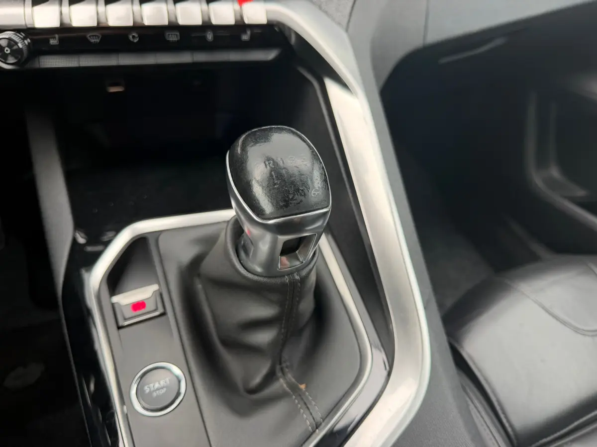 1.2 PureTech Allure - Smart Grey - Leder Claudia Mistral/Carplay/Dab+