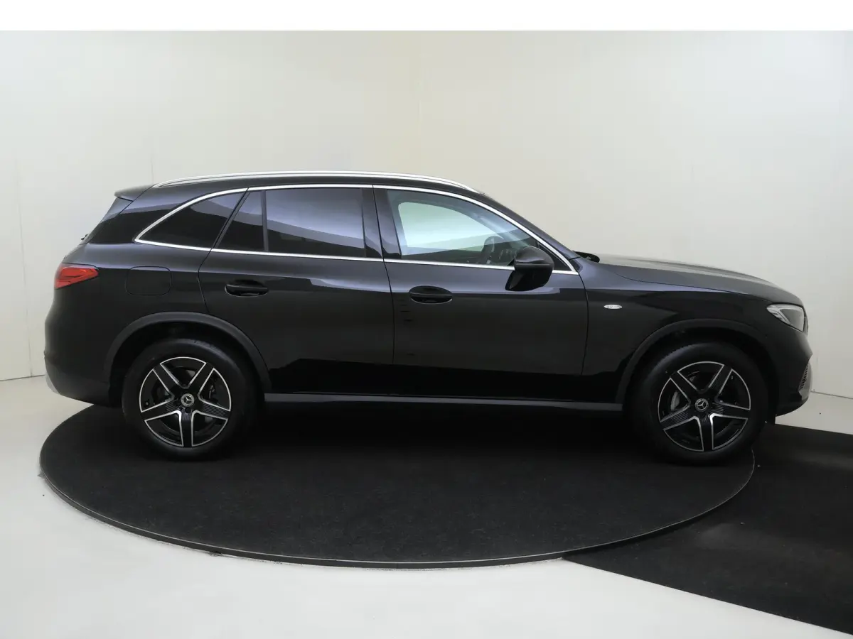 4MATIC Luxury Line / 19 inch AMG/ Achteruitrijcamera/ Stoelverwarming/