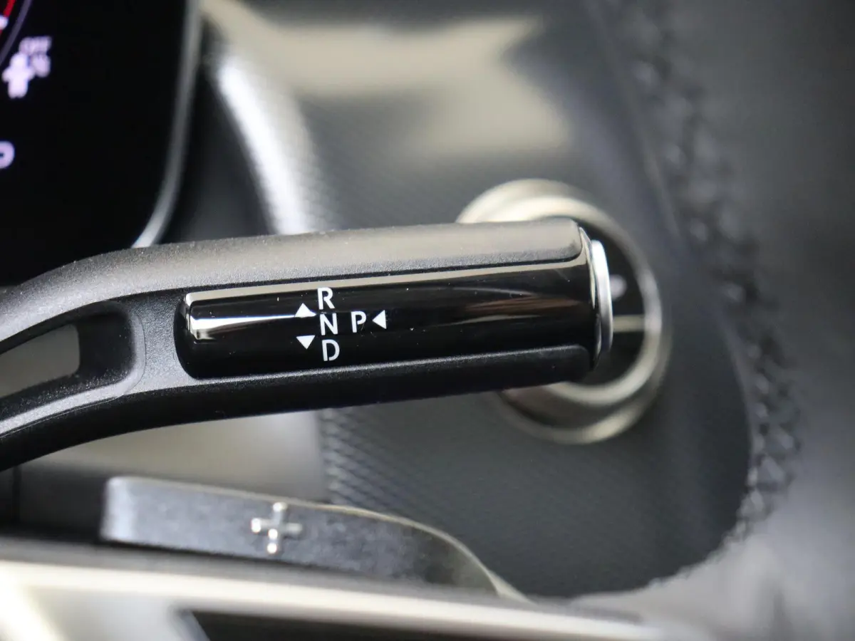 4MATIC Luxury Line / 19 inch AMG/ Achteruitrijcamera/ Stoelverwarming/