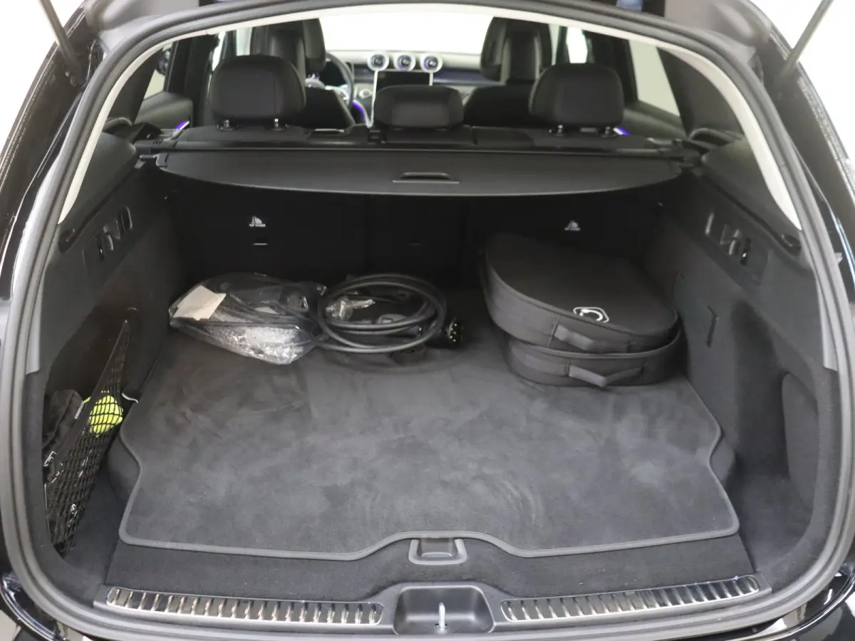 4MATIC Luxury Line / 19 inch AMG/ Achteruitrijcamera/ Stoelverwarming/