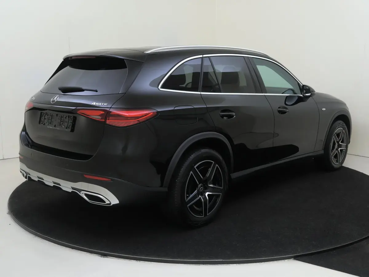 4MATIC Luxury Line / 19 inch AMG/ Achteruitrijcamera/ Stoelverwarming/