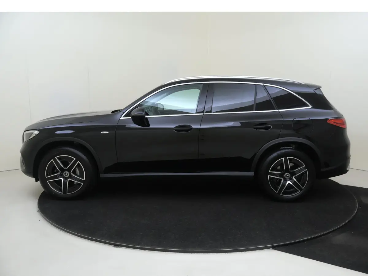 4MATIC Luxury Line / 19 inch AMG/ Achteruitrijcamera/ Stoelverwarming/
