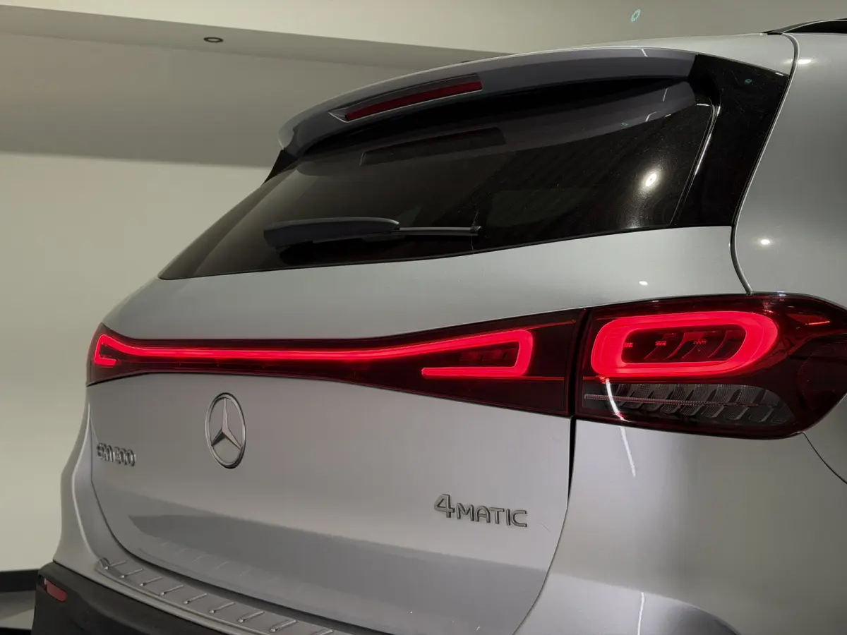 300 4MATIC Business Solution 67 kWh | SOH 94,2 % | AMG Styling