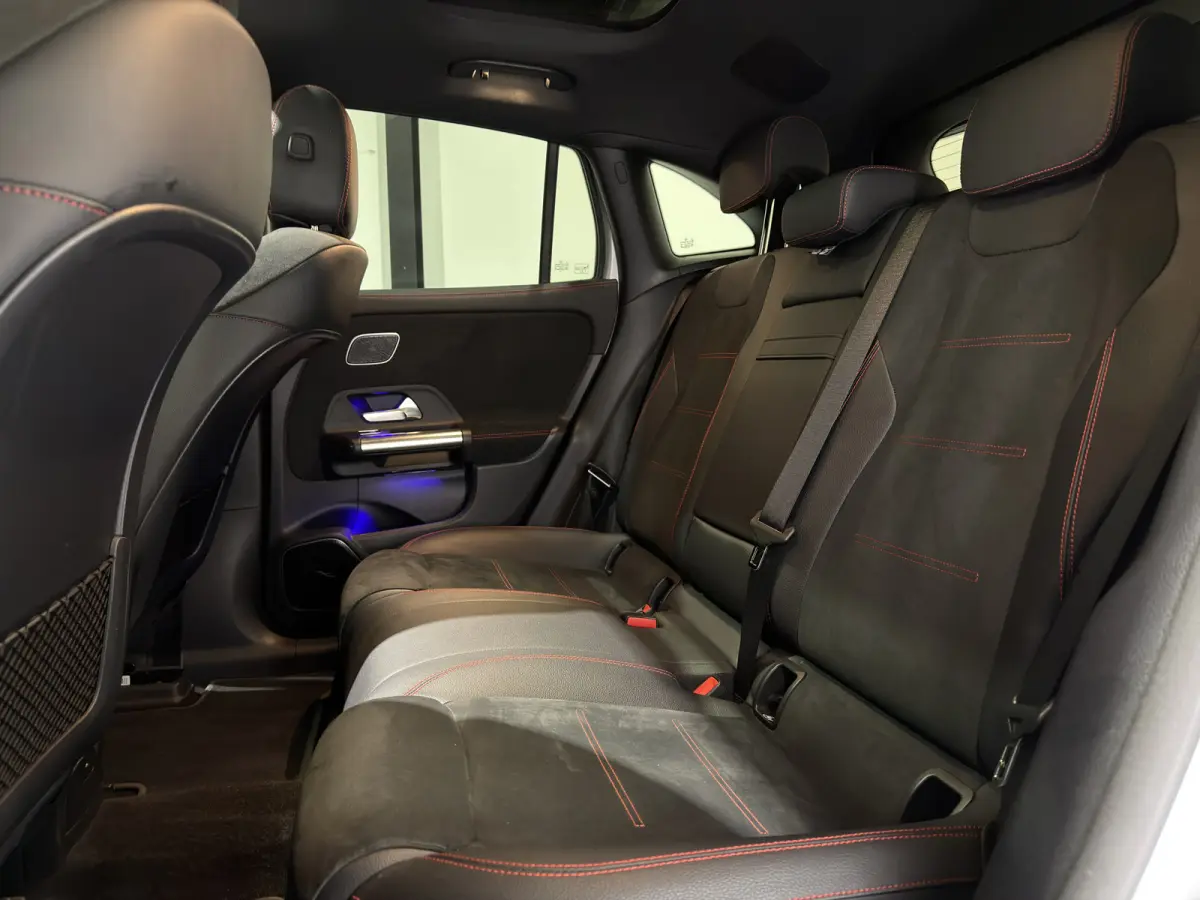 300 4MATIC Business Solution 67 kWh | SOH 94,2 % | AMG Styling