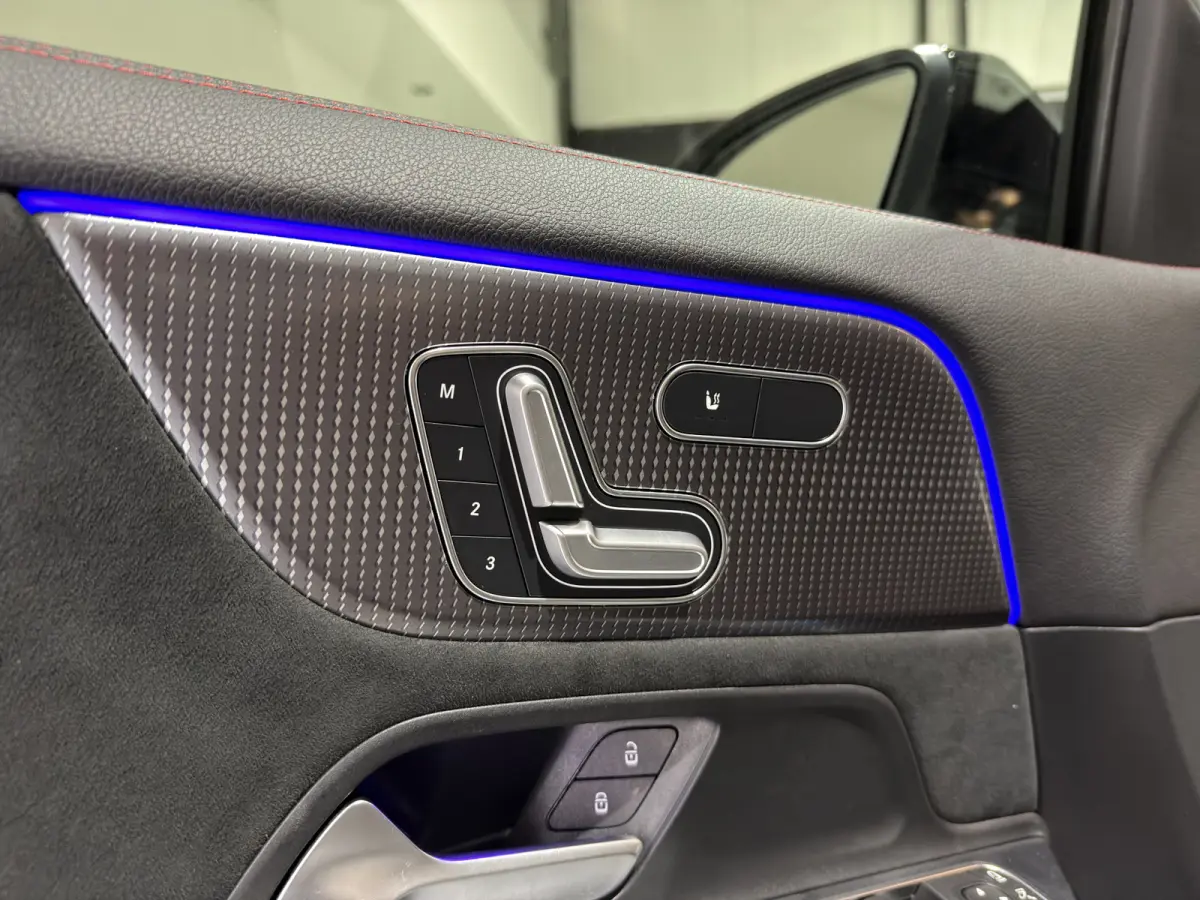 300 4MATIC Business Solution 67 kWh | SOH 94,2 % | AMG Styling