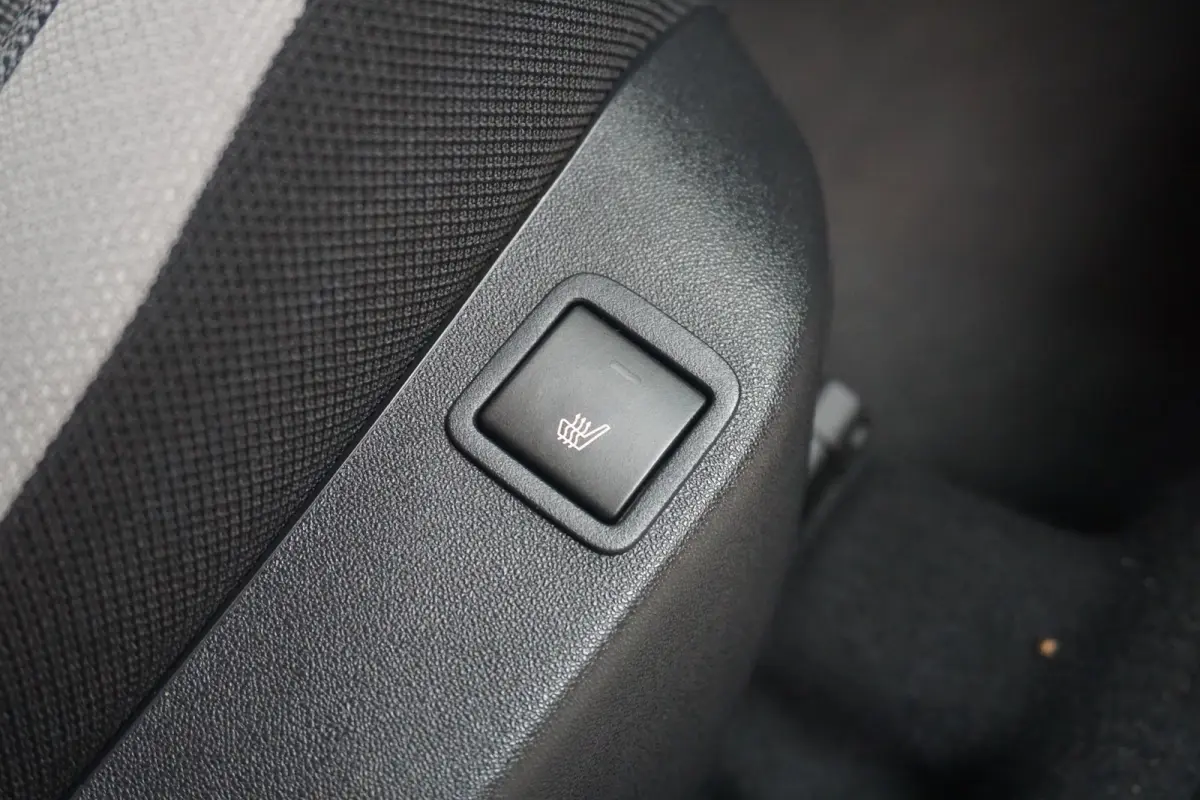 1.0 VVT-i x-joy | Stoelverwarming | Camera | Dealer Onderhouden |