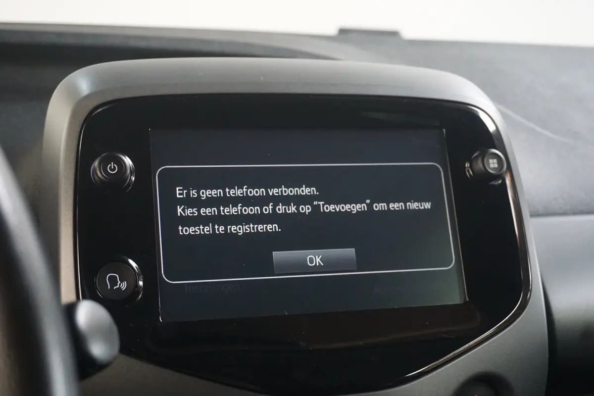 1.0 VVT-i x-joy | Stoelverwarming | Camera | Dealer Onderhouden |