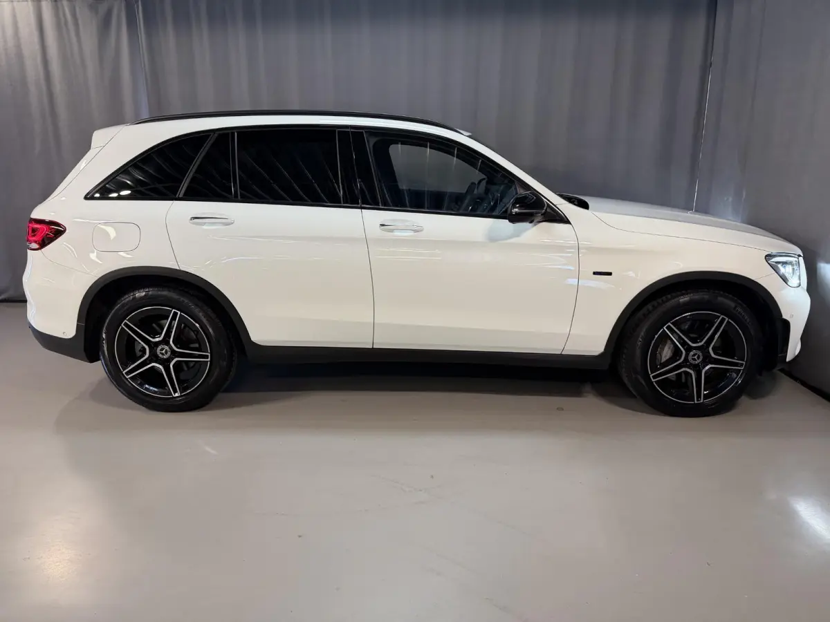 4MATIC AMG Line 19"/Luchtvering/Matrix LED/Keyless/Memory + stoelverwarming/Sfeerverlichting/Elektrische klep/Apple Carplay & Android Auto