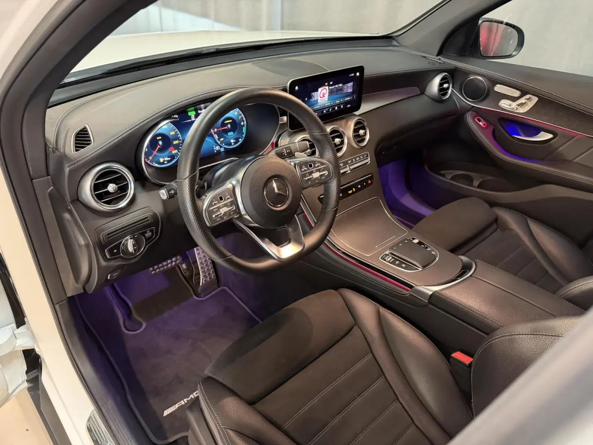 4MATIC AMG Line 19"/Luchtvering/Matrix LED/Keyless/Memory + stoelverwarming/Sfeerverlichting/Elektrische klep/Apple Carplay & Android Auto
