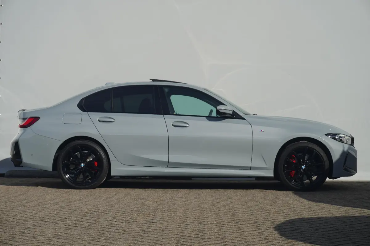 330e | M Sportpakket Pro | Schuif-/kanteldak | Harman Kardon | Driving Assistant Professional