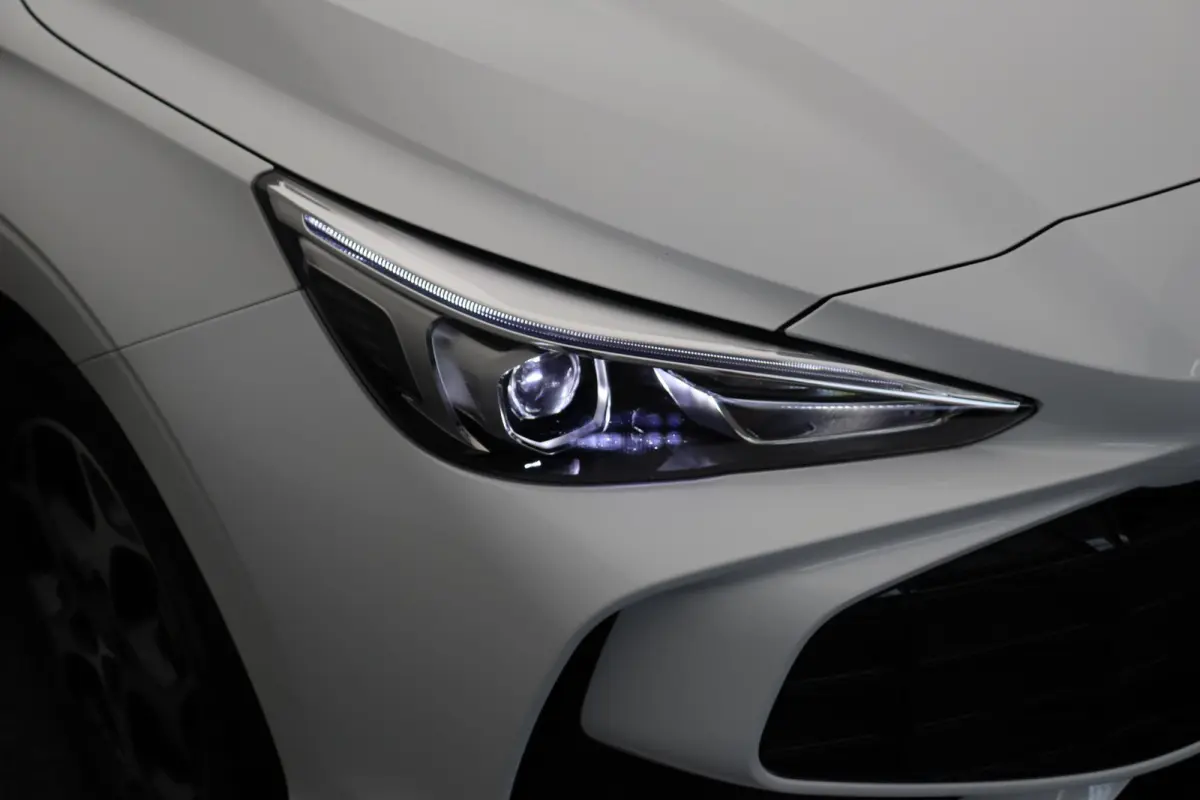 1.5 Luxury | Apple Carplay & Android Auto | Rondomzicht Camera | Stoel en Stuurwielverwarming |