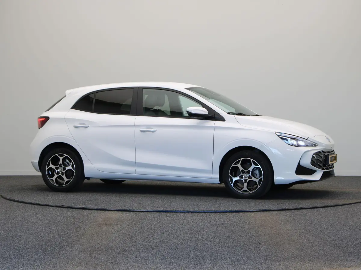 1.5 Luxury | Apple Carplay & Android Auto | Rondomzicht Camera | Stoel en Stuurwielverwarming |
