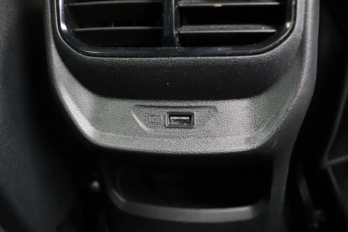1.5 Luxury | Apple Carplay & Android Auto | Rondomzicht Camera | Stoel en Stuurwielverwarming |