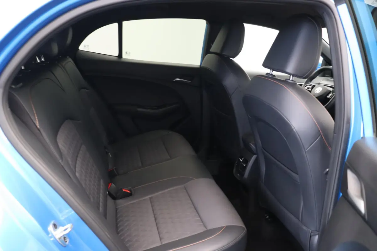 1.5 Luxury | Apple Carplay & Android Auto | Rondomzicht Camera | Stoel en Stuurwielverwarming |
