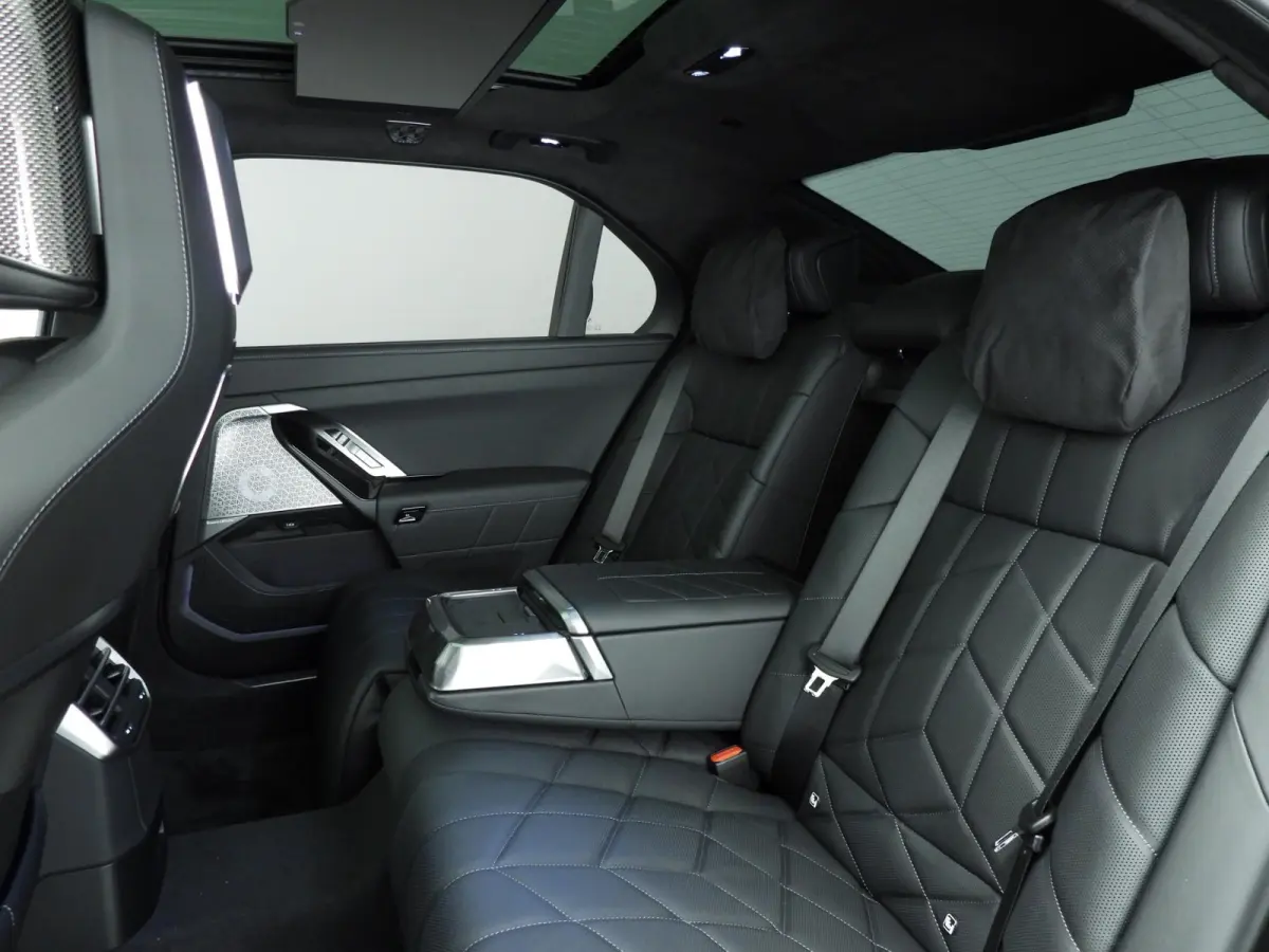M70 xDrive Executive Pack | Executive Lounge | Connoisseur Pack | Sky Lounge