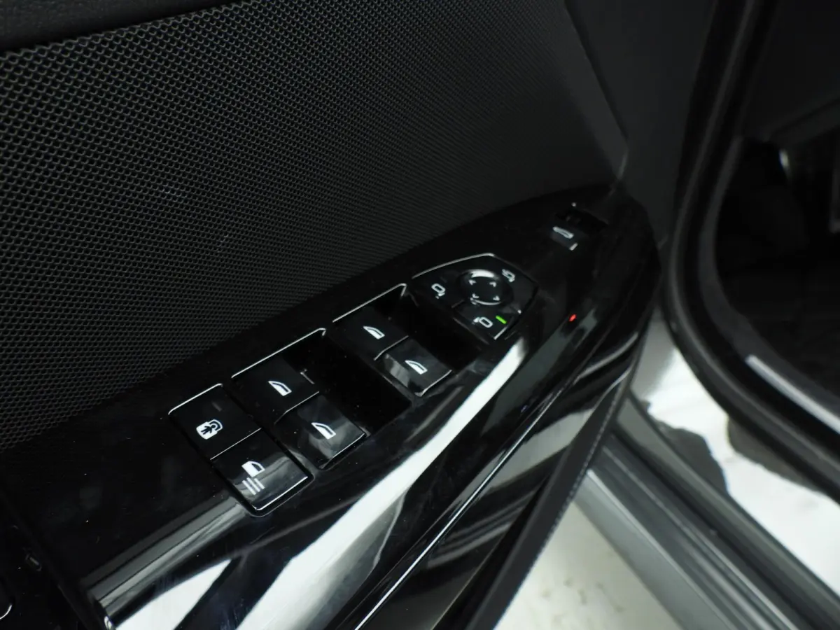M70 xDrive Executive Pack | Executive Lounge | Connoisseur Pack | Sky Lounge