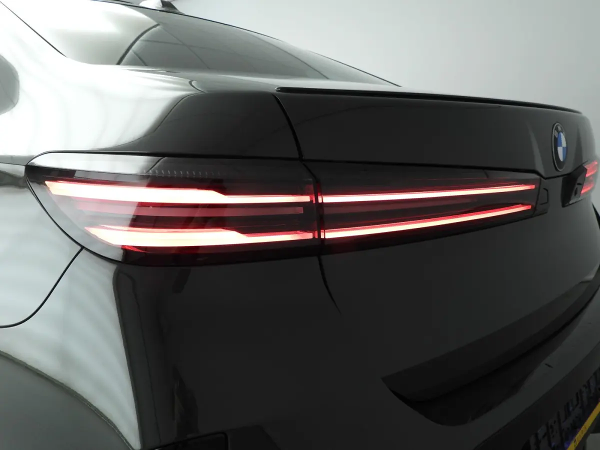 M70 xDrive Executive Pack | Executive Lounge | Connoisseur Pack | Sky Lounge