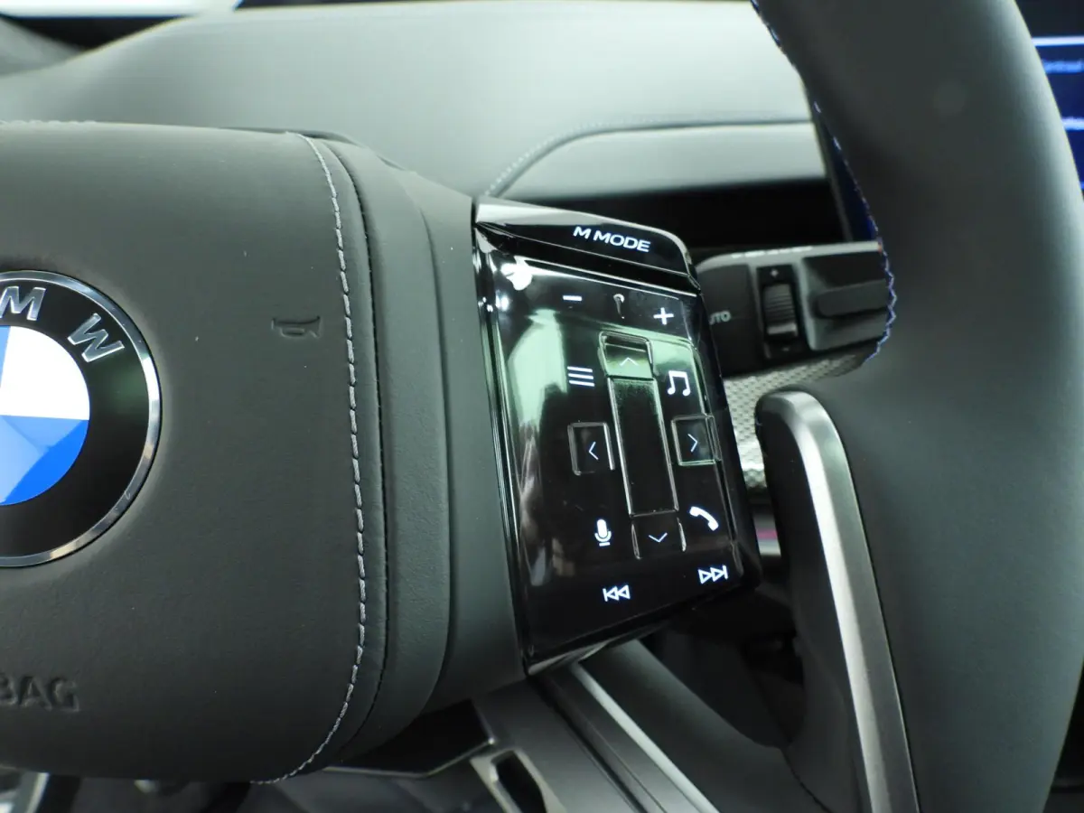 M70 xDrive Executive Pack | Executive Lounge | Connoisseur Pack | Sky Lounge
