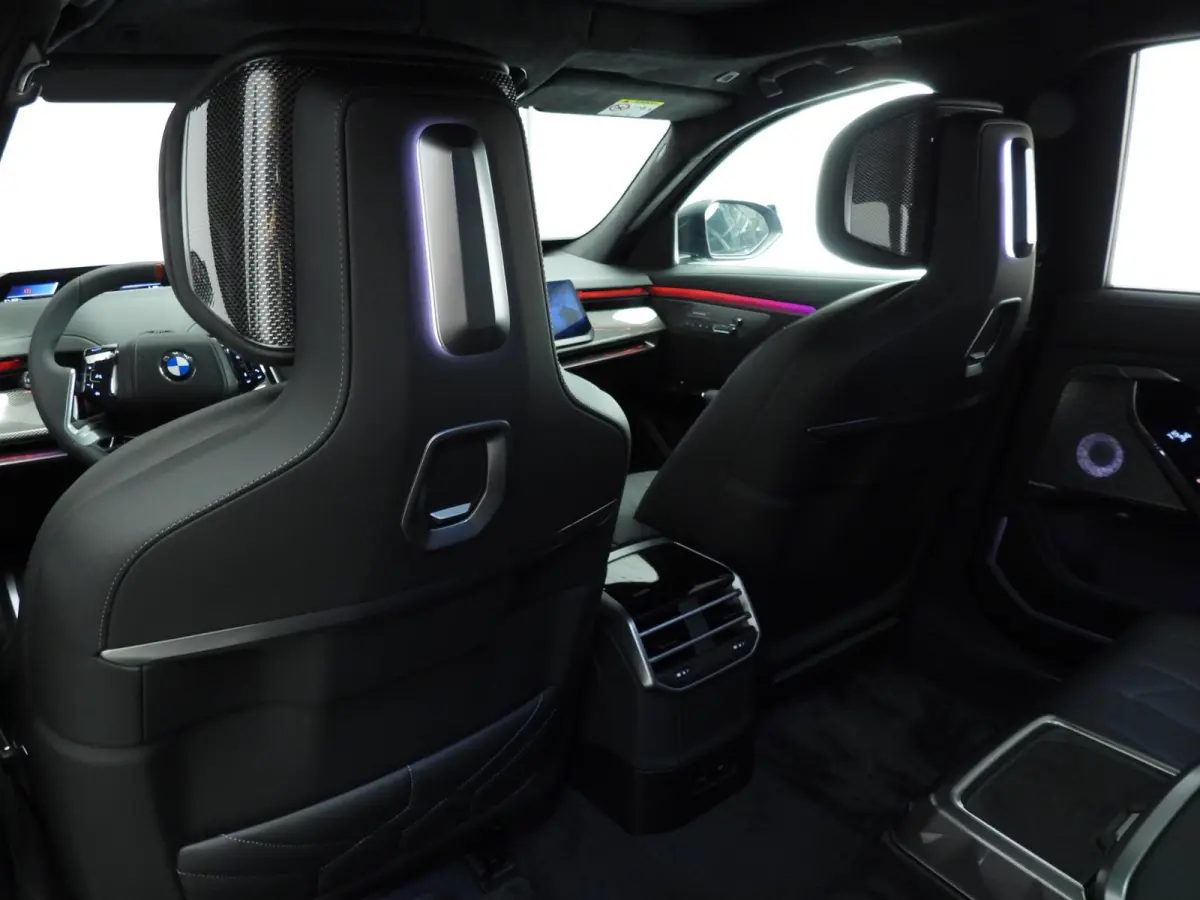 M70 xDrive Executive Pack | Executive Lounge | Connoisseur Pack | Sky Lounge