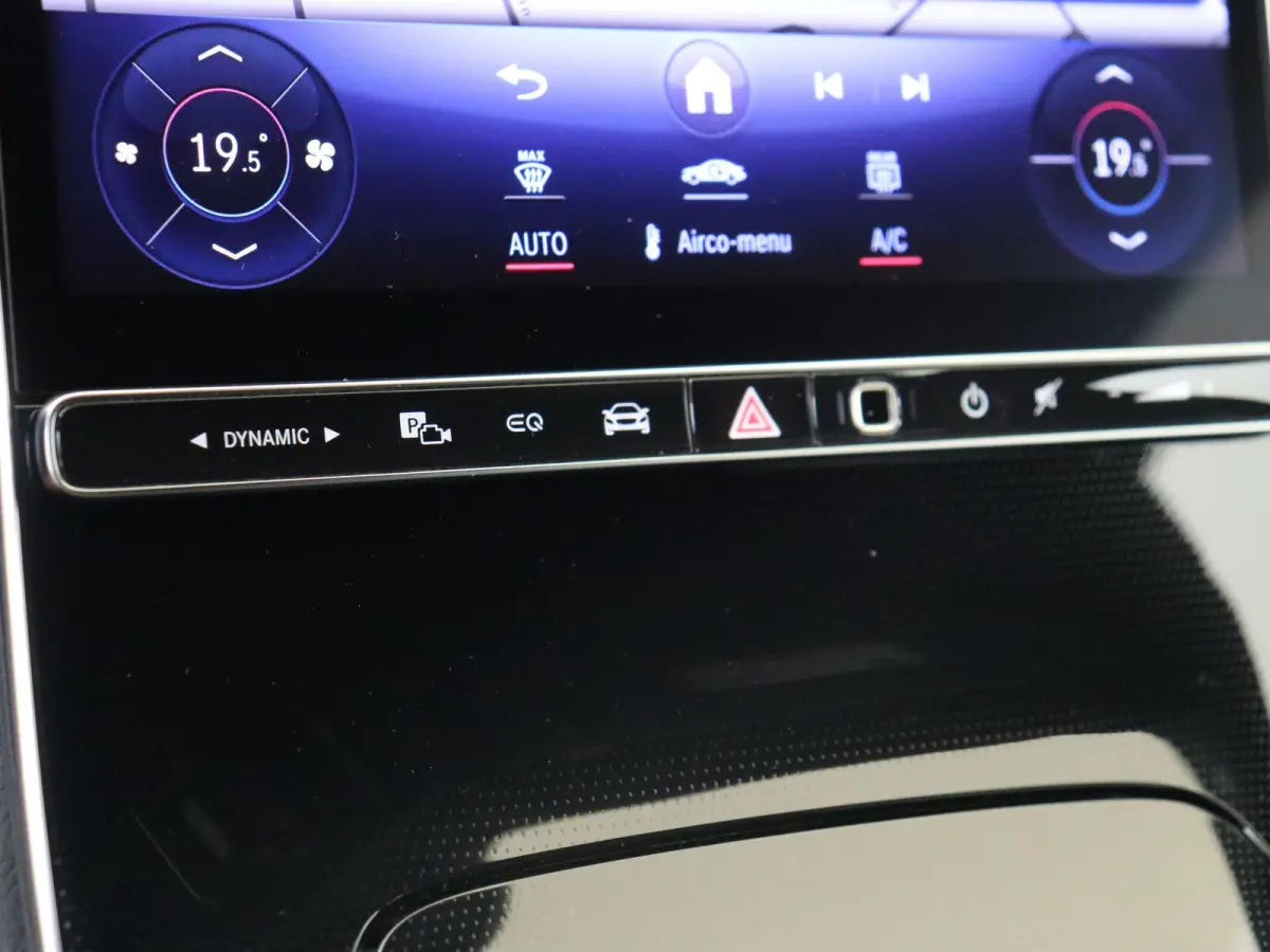 300 Luxury Line 89 kWh /Burmester /Head-up display /Elek. Trekhaak /96,21% SOH