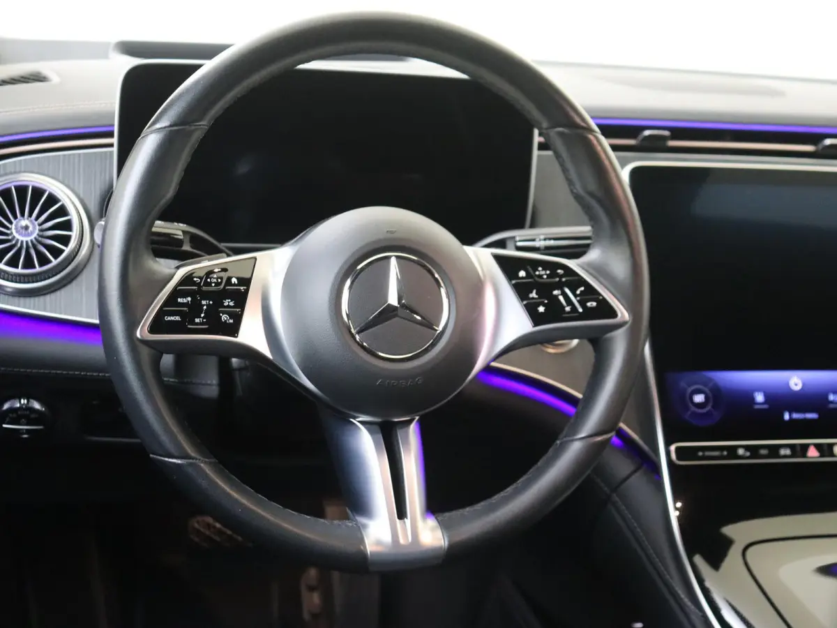 300 Luxury Line 89 kWh /Burmester /Head-up display /Elek. Trekhaak /96,21% SOH