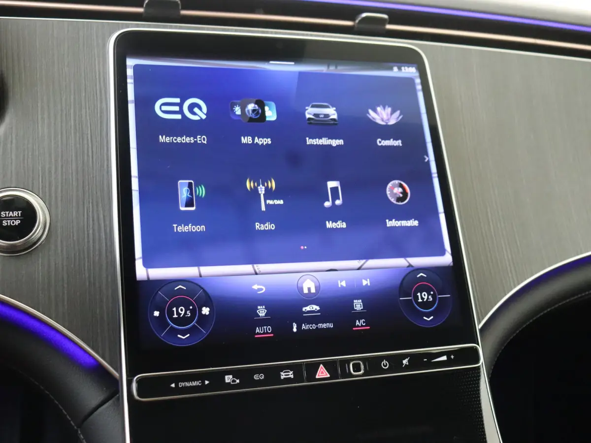 300 Luxury Line 89 kWh /Burmester /Head-up display /Elek. Trekhaak /96,21% SOH