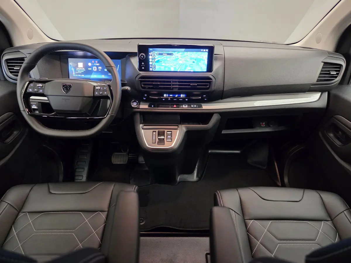 EV L3 DC 75 kWh STX Special Edition, trekhaak, camera, apple carplay, keyless, tot 8 jaar garantie