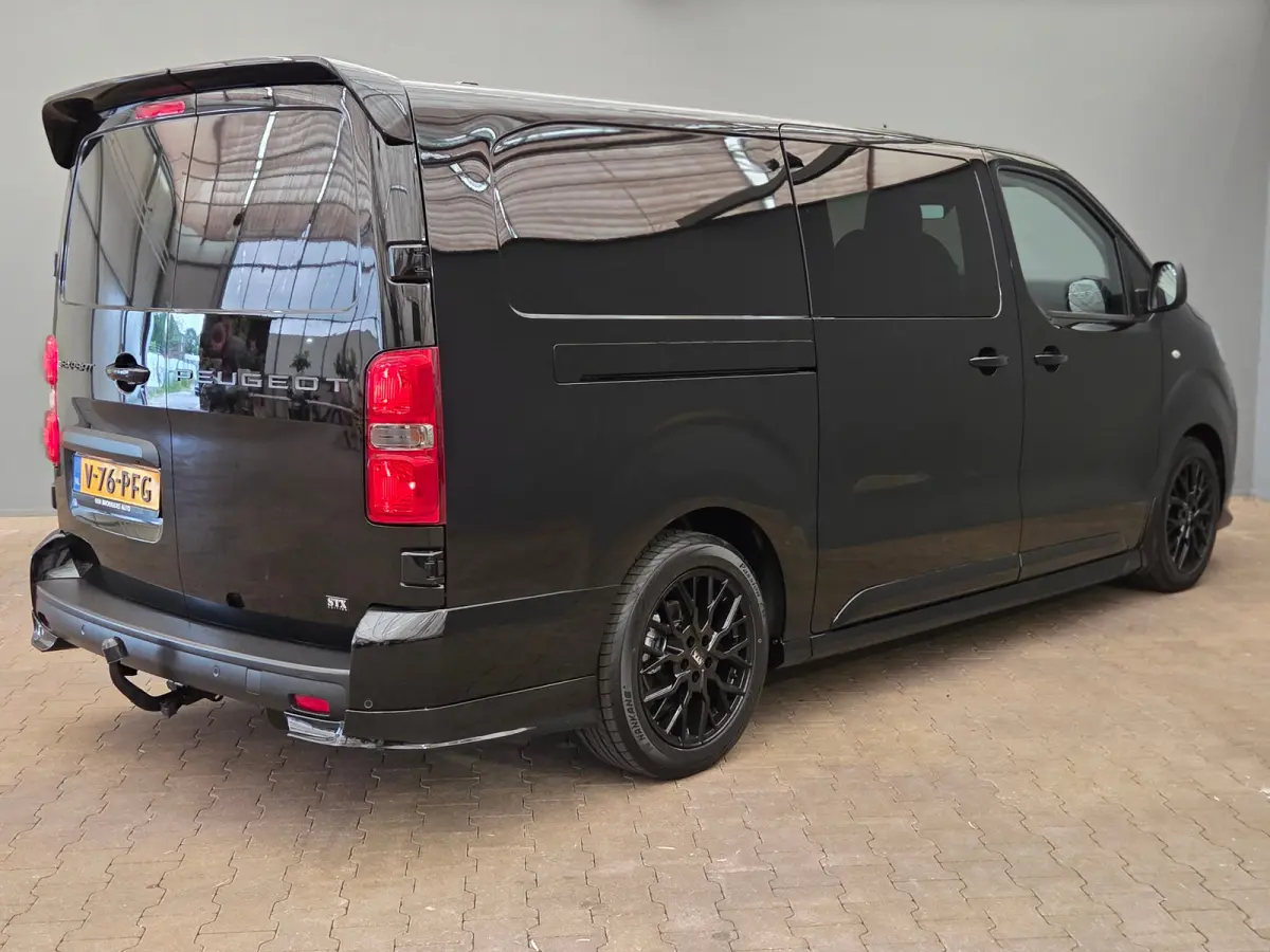EV L3 DC 75 kWh STX Special Edition, trekhaak, camera, apple carplay, keyless, tot 8 jaar garantie